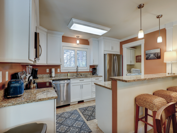Coastal Retreat: Hilton Head Oasis with Heated Pool